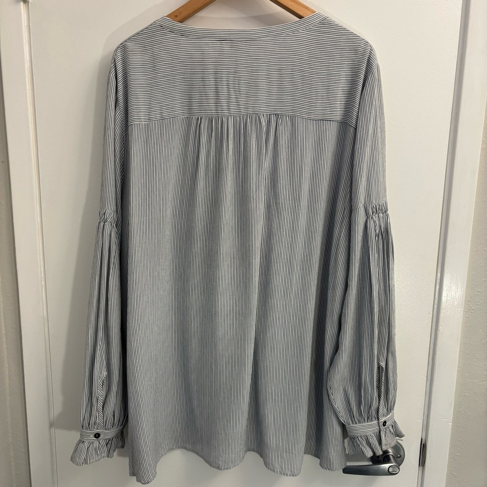 Sundance Blue Striped Ruffle Blouse Top XL‎ Boho Peasant Artsy Coastal Pirate - Picture 2 of 9